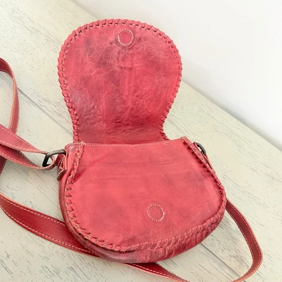 $245 Bed Stu Half Moon Scarlet Red Leather Crossbody Purse Magnetic Close Tassel - Picture 7 of 9